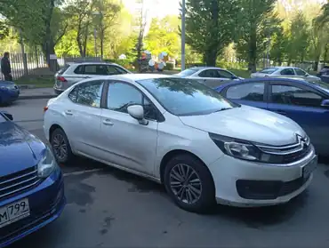 Автомобиль марки CITROEN модель C4 2017 г.в. VIN-номер Z8TNDNFPAHM034201. Является предметом залога у ПАО "Совкомбанк"