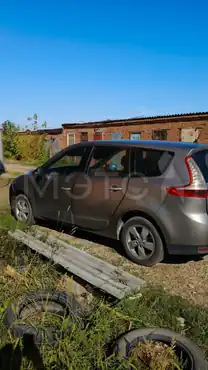 Renault Scenic, 2009 года, 110 лс