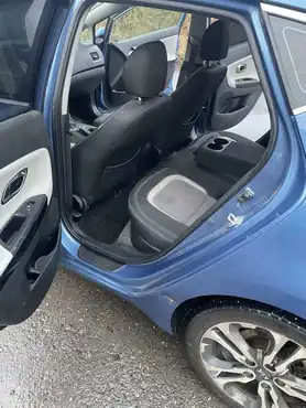 Автомобиль марки KIA модель JD (CEE'D) 2014 г.в. VIN-номер XWEHN512BE0023145. В залоге у ПАО "Совкомбанк".