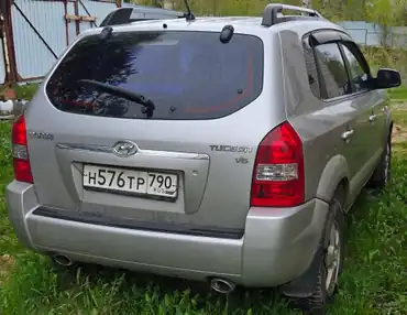 Автомобиль марки HYUNDAI модель Tucson 2005 г.в. VIN-номер KMHJN81DP6U258193