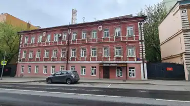 Помещение в Москве 638,6 кв.м, право аренды земельного участка 451 кв.м