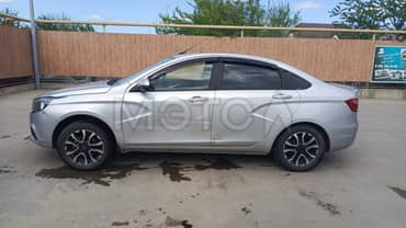Lada Vesta, 2015 года, 106 лс, 200000 км