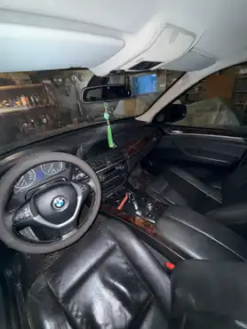 Автомобиль марки BMW модель X5 2008 г.в. VIN-номер WBAFE41060L158856