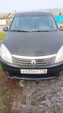 Автомобиль марки RENAULT модель SR, 2011 г.в. VIN-номер X7LBSRB2HBH387409, находится в залоге у ПАО "Совкомбанк".