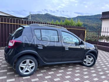 Renault Sandero, 2016 года, 102 лс, 333000 км еще