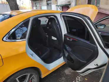 Легковой автомобиль, марка: KAIYI E5