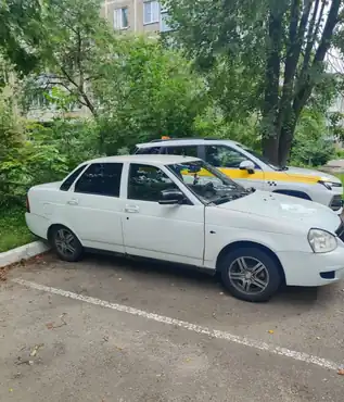 Легковой автомобиль марки: LADA модель: 217030 LADA Priora, год выпуска: 2012 г., идентификационный номер (VIN): XTA217030D0401571 (Залог в пользу ПАО "Совкомбанк").
