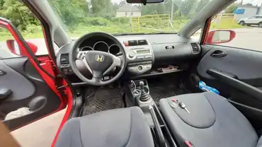 Легковой автомобиль марки: HONDA, модель: Jazz, год выпуска: 2006 г., идентификационный номер (VIN): JHMGD17506S243897