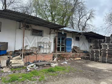 1/2 доля здания и 1/2 доля земельного участка в Краснодарском крае еще
