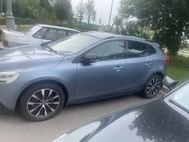 автомобиль марки VOLVO, модель V40, 2018 года выпуска, VIN YV1MZ29H0K2177566