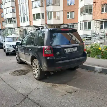 Автомобиль марки LAND-ROVER модель Freelander 2010 г.в. VIN-номер SALFA2BB1AH201158