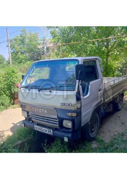 TOYOTA HIACE, 1990 года еще